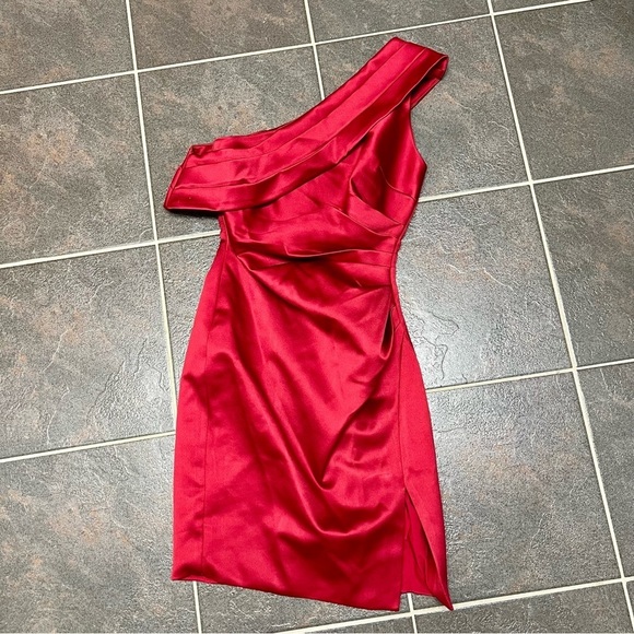 Lavish Alice Pleated One Shoulder Satin Cocktail Midi Dress Red Burgundy 2 NWT - Picture 11 of 16